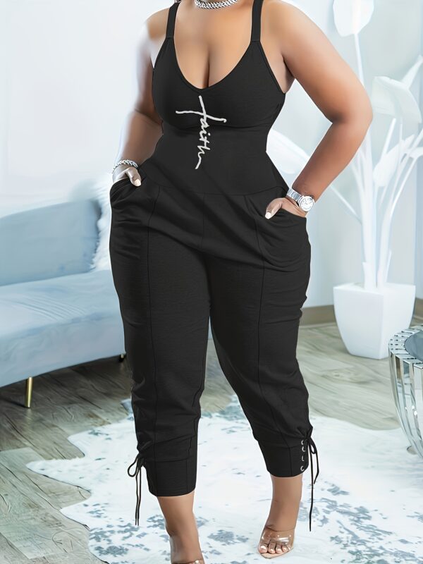 Macacão Sexy de Alças com Estampa Faith e Bolsos - Image 2